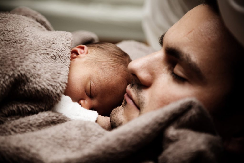 Are you a sleep deprived new parent? Read this 4 Sleep deprived new parent